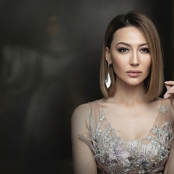 Лола (Lola) и Конста (Konsta) - Схидама (Chidama) (2024)