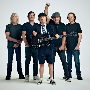 Артист AC/DC