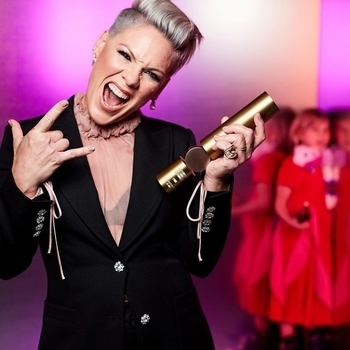 Pink feat Cash Cash - Can We Pretend (Большая двадцатка)
