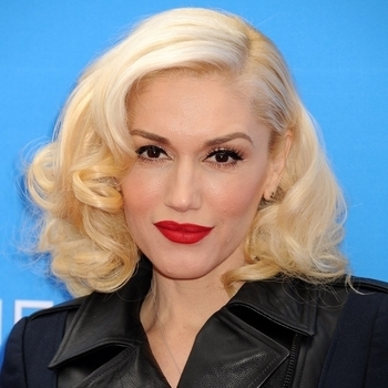 Gwen Stefani and Eve - Let Me Blow Ya Mind (2001)
