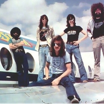 Kansas - Carry On Wayward Son