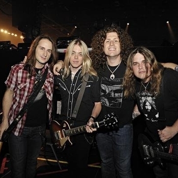 Black Stone Cherry - Lonely Train