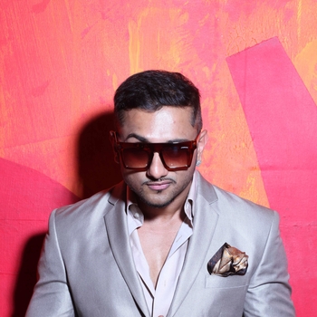 Yo Yo Honey Singh - I Am Your Dj Tonight (Dance Mix 2019)