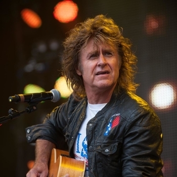 John Parr - St. Elmo's Fire (Man in Motion) (Мелодия из мультфильма из мультфильма "Человек-паук: Через вселенные / Spider-Man: Into the Spider-Verse")
