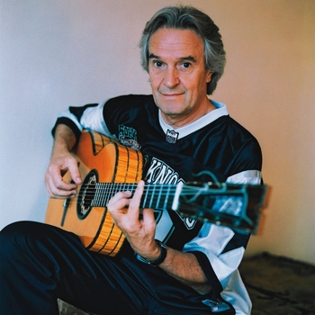 John McLaughlin and Carlos Santana - Right Off  Voodoo Child (Slight Return) / Guitar Interlude (Live)