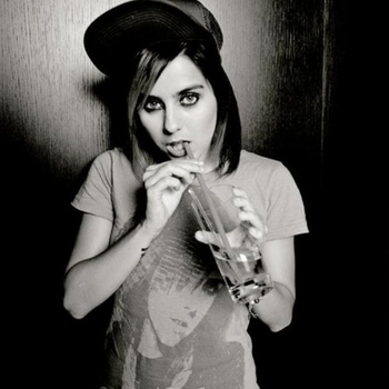 Lady Sovereign - Love Me Or Hate Me
