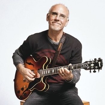 Larry Carlton - Keep Truckin' On