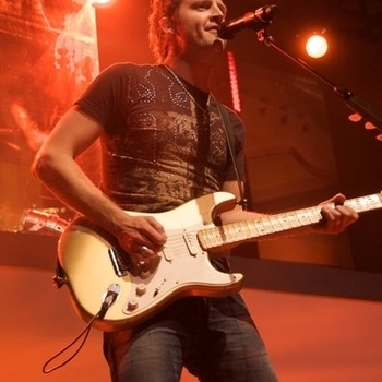 Lincoln Brewster - The Power Of Your Name (feat. Darlene Zschech)