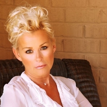 Lorrie Morgan - Eight Days A Week (Leave the Light On 1989)