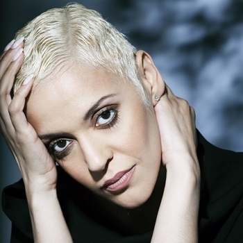 Mariza feat Zinovev - Sexy and I Know It (Португальские песни 2022)
