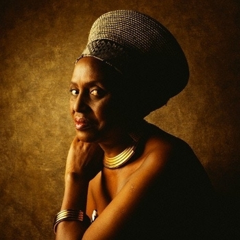 Miriam Makeba - The Lion Sleeps Tonight (1989)