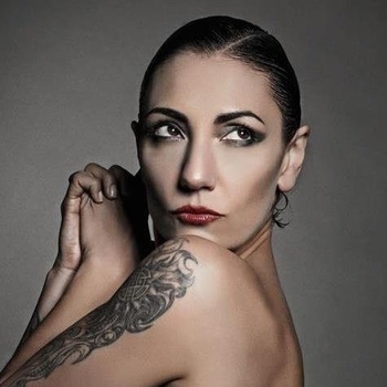 Özlem Tekin - Ay