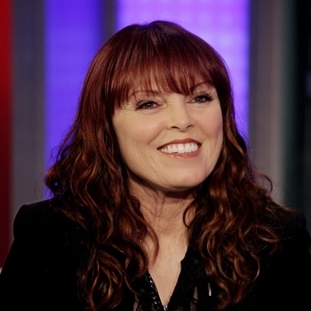 Pat Benatar - Love Is A Battlefield (2008)
