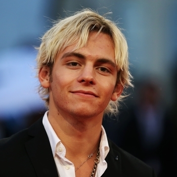 Ross Lynch, Maia Mitchell - Garrett Clayton - That's How We Do (музыка из игры "Just Dance: Disney Party 2")