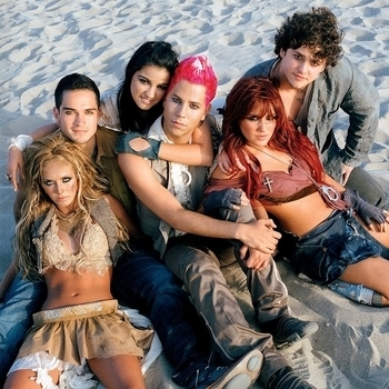 Rbd feat Anahi, Dulce Maria, Maite Perroni, Christian Chavez, Christopher Von Uckermann - Quiza (Celestial 2006)