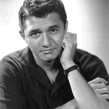 Buddy Greco - Here I Am In Love Again (Песня из фильма "Семейные ценности / It Runs in the Family")