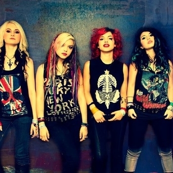 Cherri Bomb - Mirror Mirror