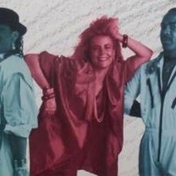 Creative Connection - Scratch my name (Italo Disco)
