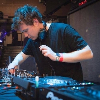 Casey Rasch - Unrstrctd #001 (25.06.2015)