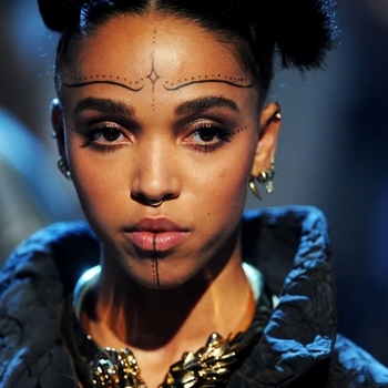 FKA Twigs - Home With You
