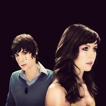 Glass Candy - The Possessed (Музыка из фильма "Не возвращайся с луны / Don't Come Back From The Moon")