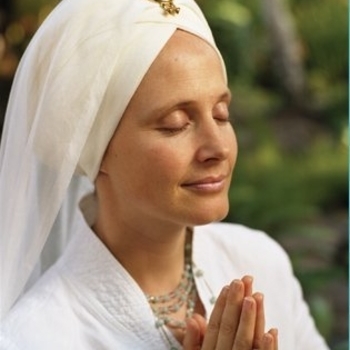 Snatam Kaur feat Guruganesha Singh - Joy Is Now (Joy is Now 2008)