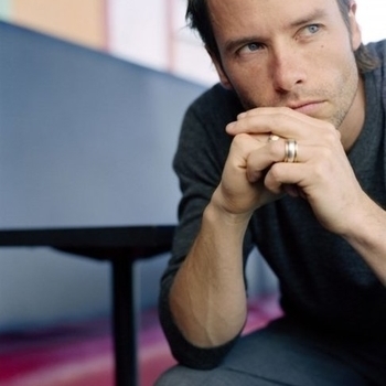 Guy Pearce - Golden Heart