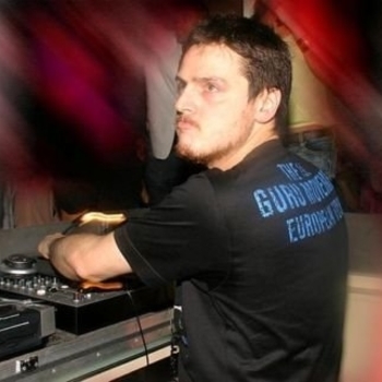 Gianluca Motta - Not Alone (deadmau5 remix)