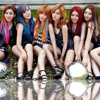 Hello Venus - First Love