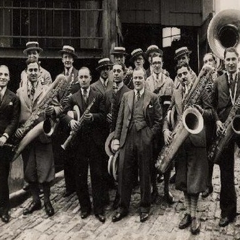 Jack Hylton & His Orchestra - Happy Days Are Here Again (из сериала "Доктор Кто" / "Doctor Who") (3 сезон)