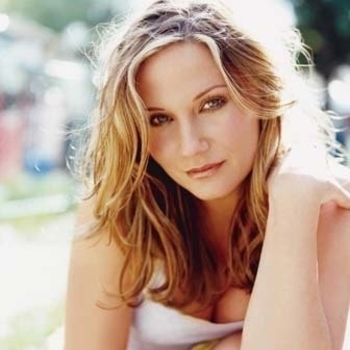 Jennifer Nettles - O Holy Night (2016)