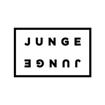 Junge Junge - Queen On A Throne