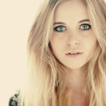 Kyla La Grange - Vampire Smile (demo)