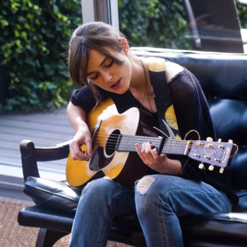 Hailee Steinfeld and Keira Knightley - Tell Me If You Wanna Go Home