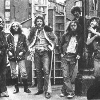 King Harvest - Dancing In The Moonlight (Песня из фильма "Пол: Секретный материальчик / Paul")