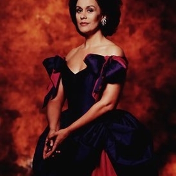 Kiri Te Kanawa - The Holly and the Ivy