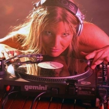 Kara Sun - Into The Sun (Airbase Dub Remix)