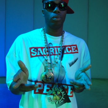 Karl Wolf feat. Kardinal Offishall - Ghetto Love