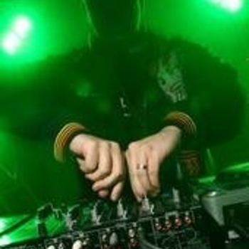 Subsonik vs. Kiro - Hold On