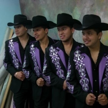 Los Titanes De Durango - Un Beso Al Viento