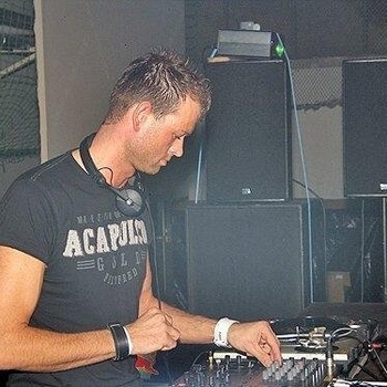 Money-G - Jeanny 2011 (Darius & Finlay UK Radio Edit; feat. Falco)