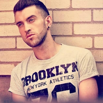 Mike Hough - Diamonds (Rihanna Cover)