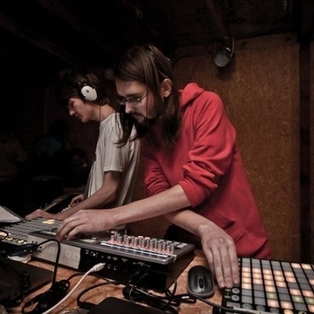 Microfunk Crew - NI Massive Presets Demo (only presets was used in this demo)