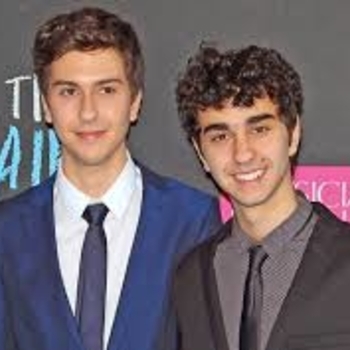 Nat & Alex Wolff - Empty House