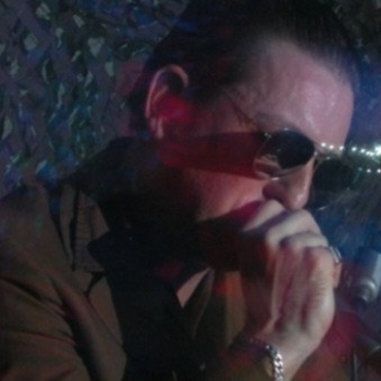 Novo Homo - The Singer Who Fell From Grave With the Son