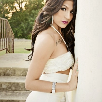 Paula DeAnda - Shut up and Love Me