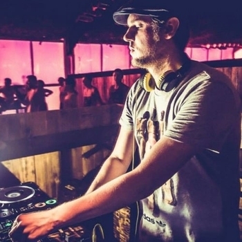 Khainz - Loop It for No Reason (Q.U.A.K.E Remix)