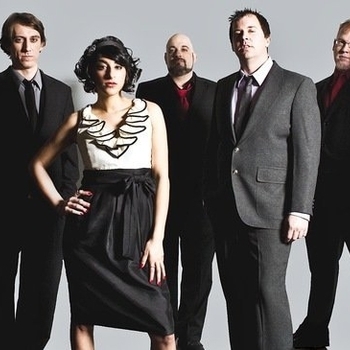 Ruby Velle & The Soulphonics - It's About Time