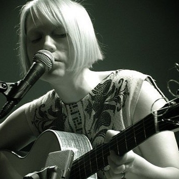 White Magic - Runaway (Музыка из фильма "Вижу лишь тебя / All I See Is You")