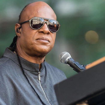 Ariana Grande and Stevie Wonder - Faith